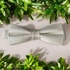 Calvin‎ Klein Pre Tied Bow Tie Ivory Textured Satin Wedding Formal Menswear